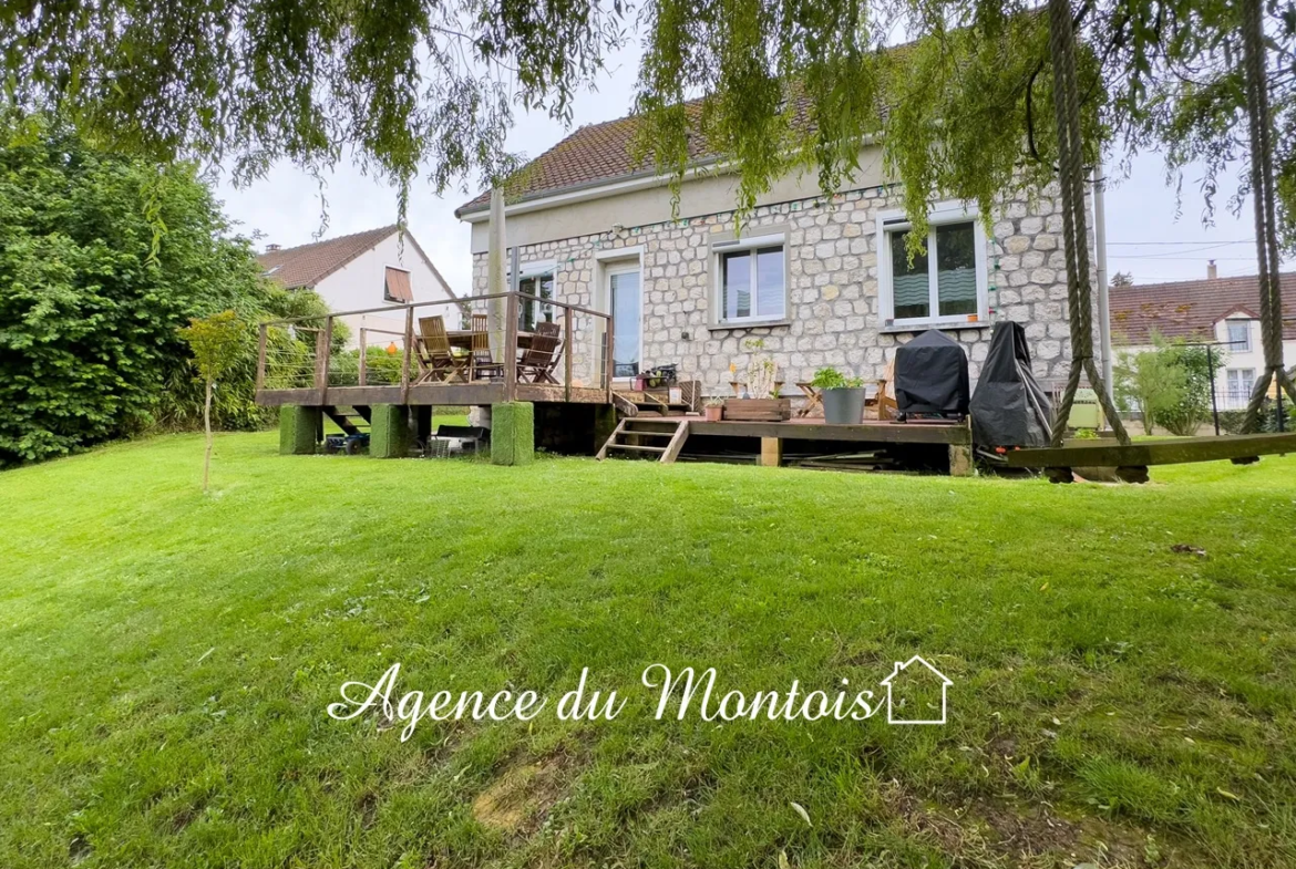 Pavillon Traditionnel avec Vue Détaillée à Donnemarie-Dontilly 