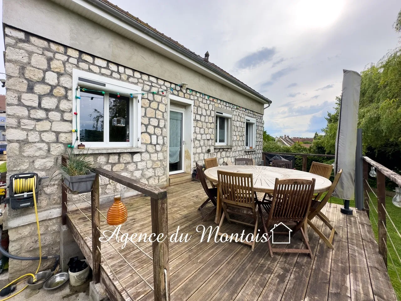 Pavillon Traditionnel avec Vue Détaillée à Donnemarie-Dontilly 