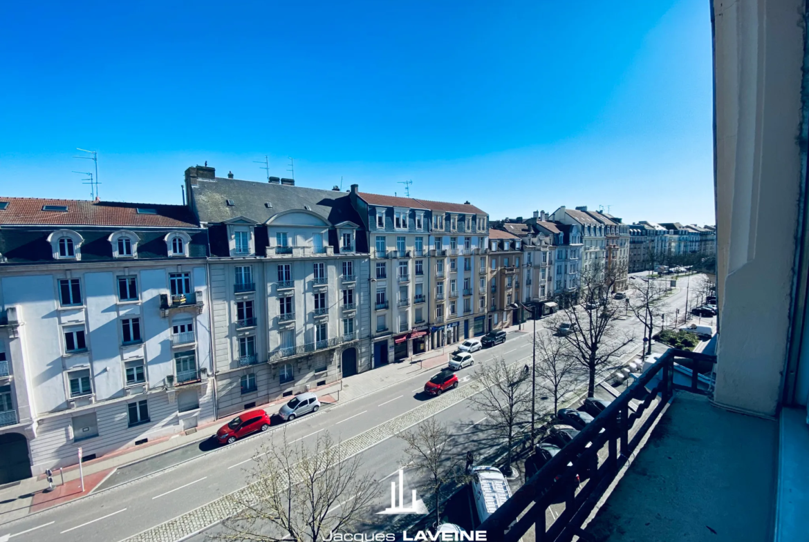 Appartement 5 pièces à Metz avec grand balcon 