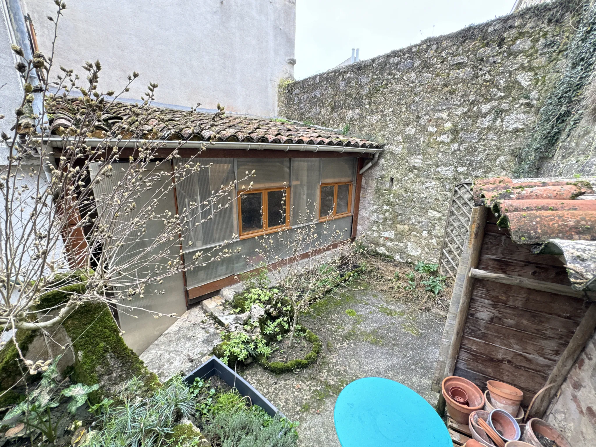 Maison de village avec jardin et cour privative à Penne d'Agenais 