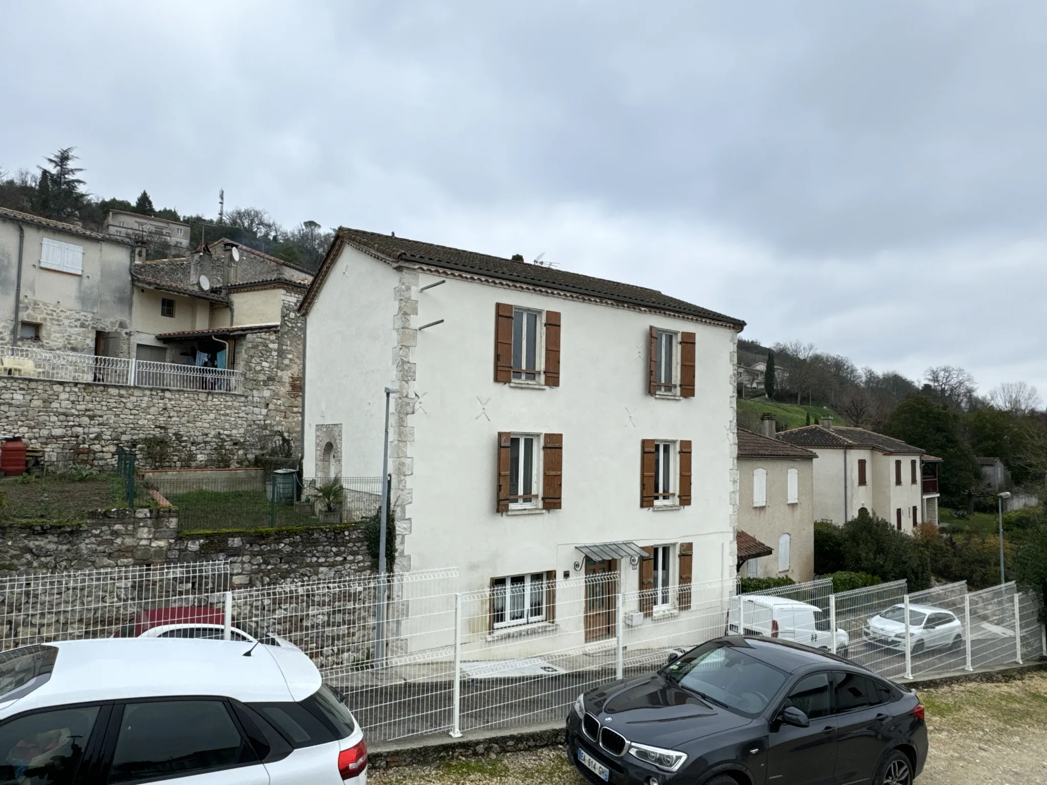 Maison de village avec jardin et cour privative à Penne d'Agenais 