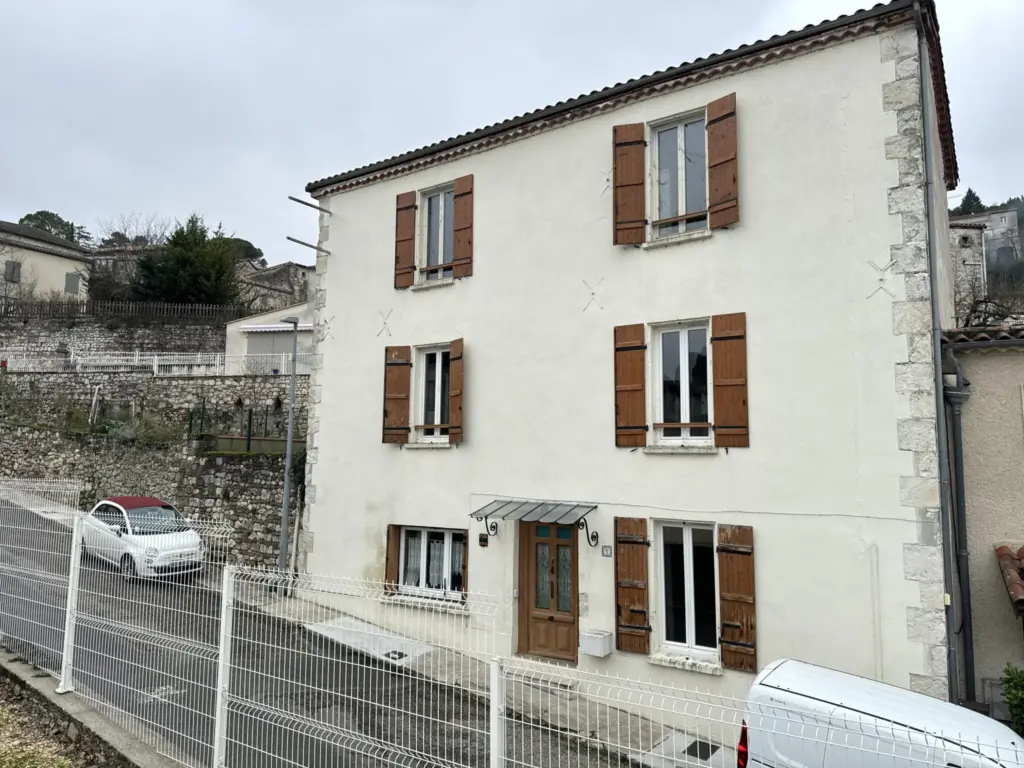 Maison de village avec jardin et cour privative à Penne d'Agenais