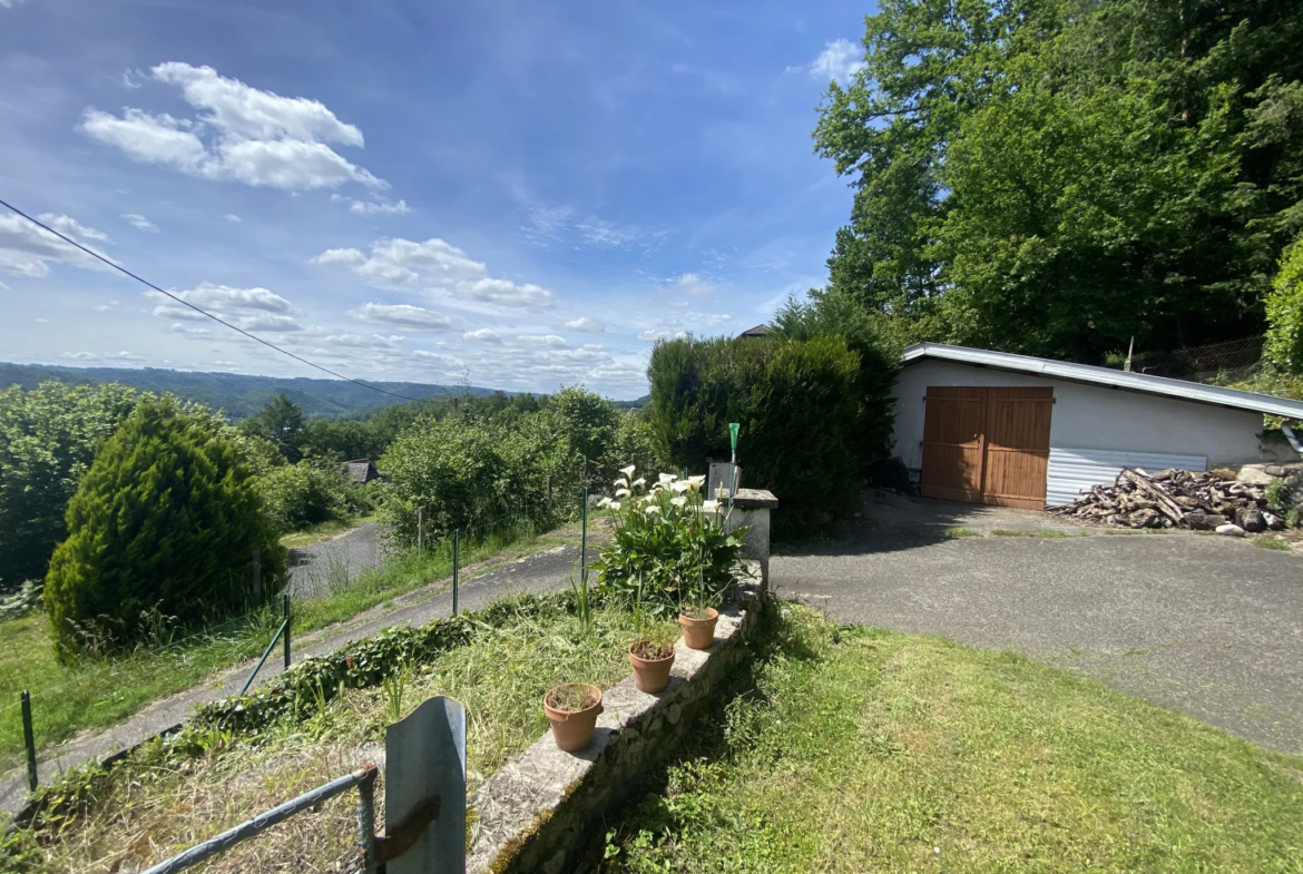 Maison Familiale avec Vue sur la Vallée à Argentat 