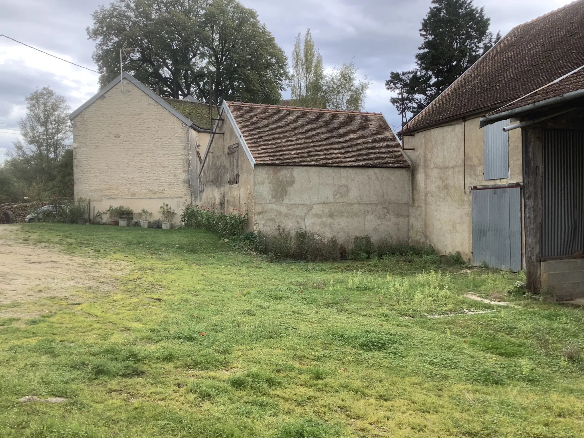 Ferme avec Dépendances à Montbard 