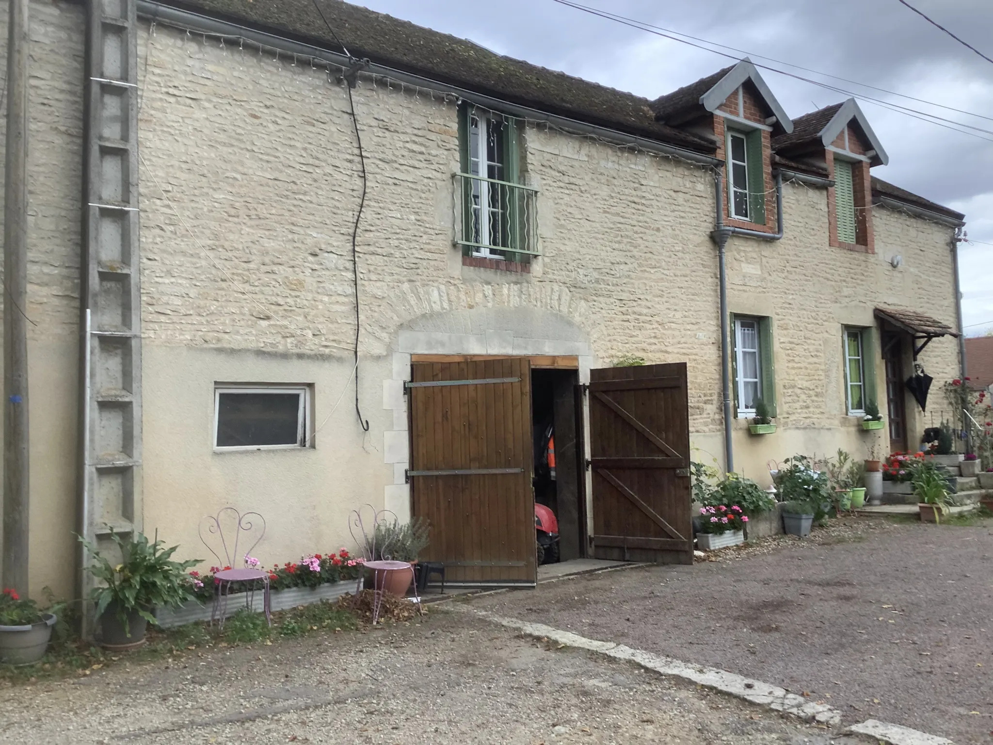 Ferme avec Dépendances à Montbard 