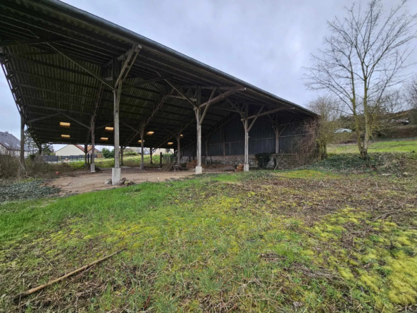 Terrain avec Hangar à Vendre à Hangest-sur-Somme