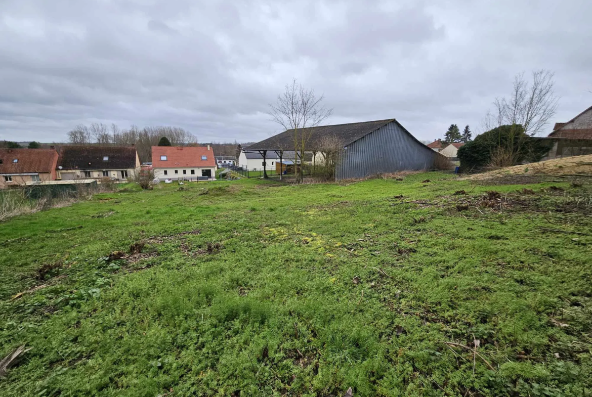 Terrain avec Hangar à Vendre à Hangest-sur-Somme 