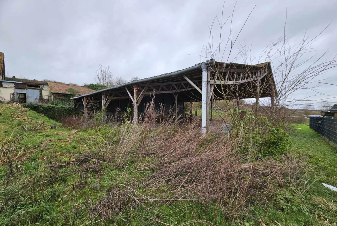 Terrain avec Hangar à Vendre à Hangest-sur-Somme 