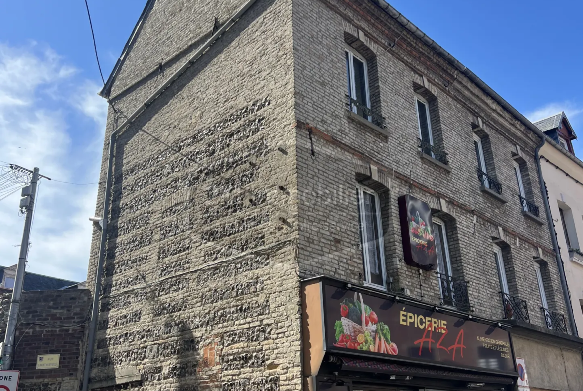 Immeuble à vendre à Dieppe, Le Pollet avec local commercial, triplex et maison 