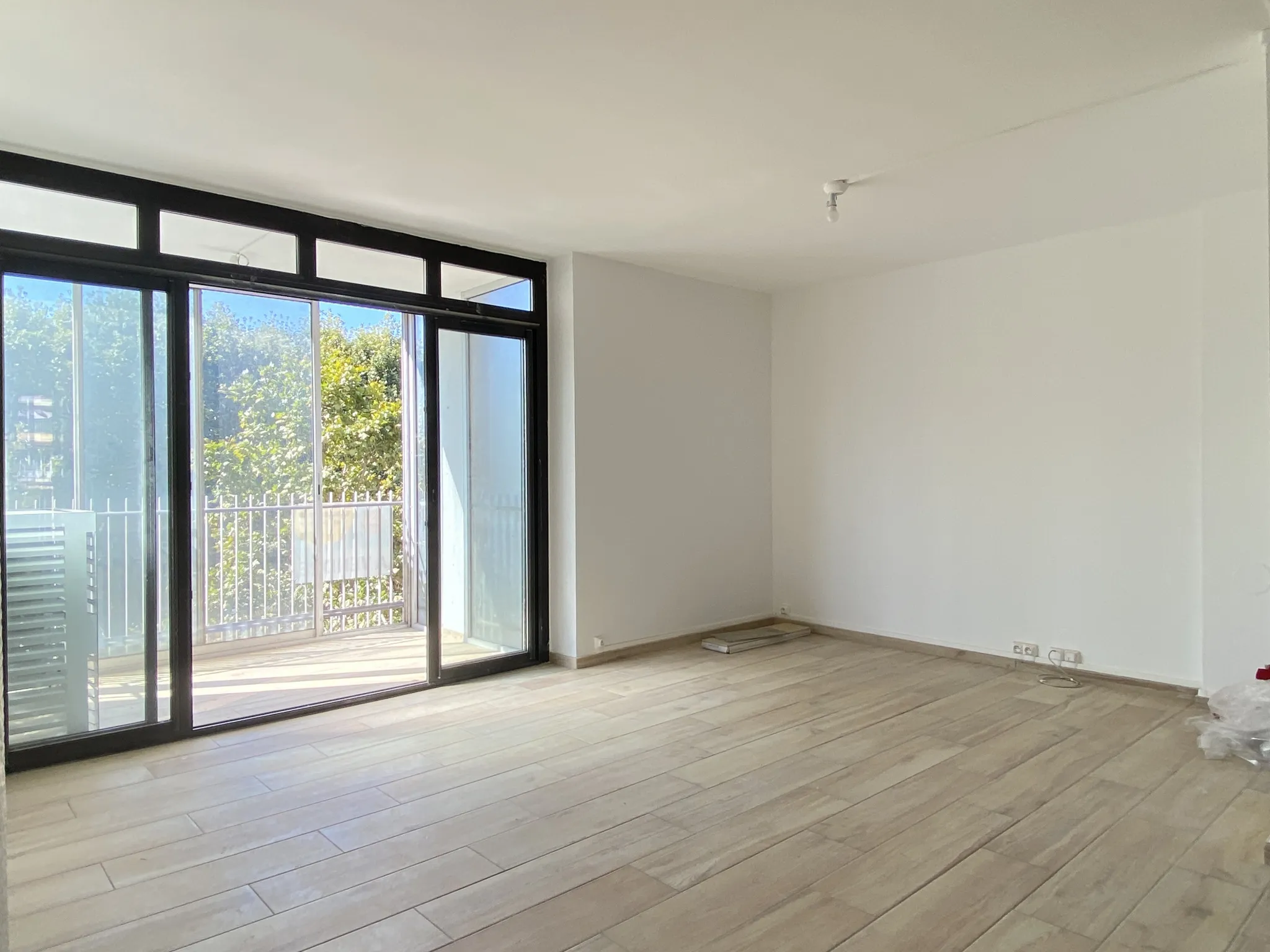 Appartement Rénové avec Vue sur les Quais, Perpignan 