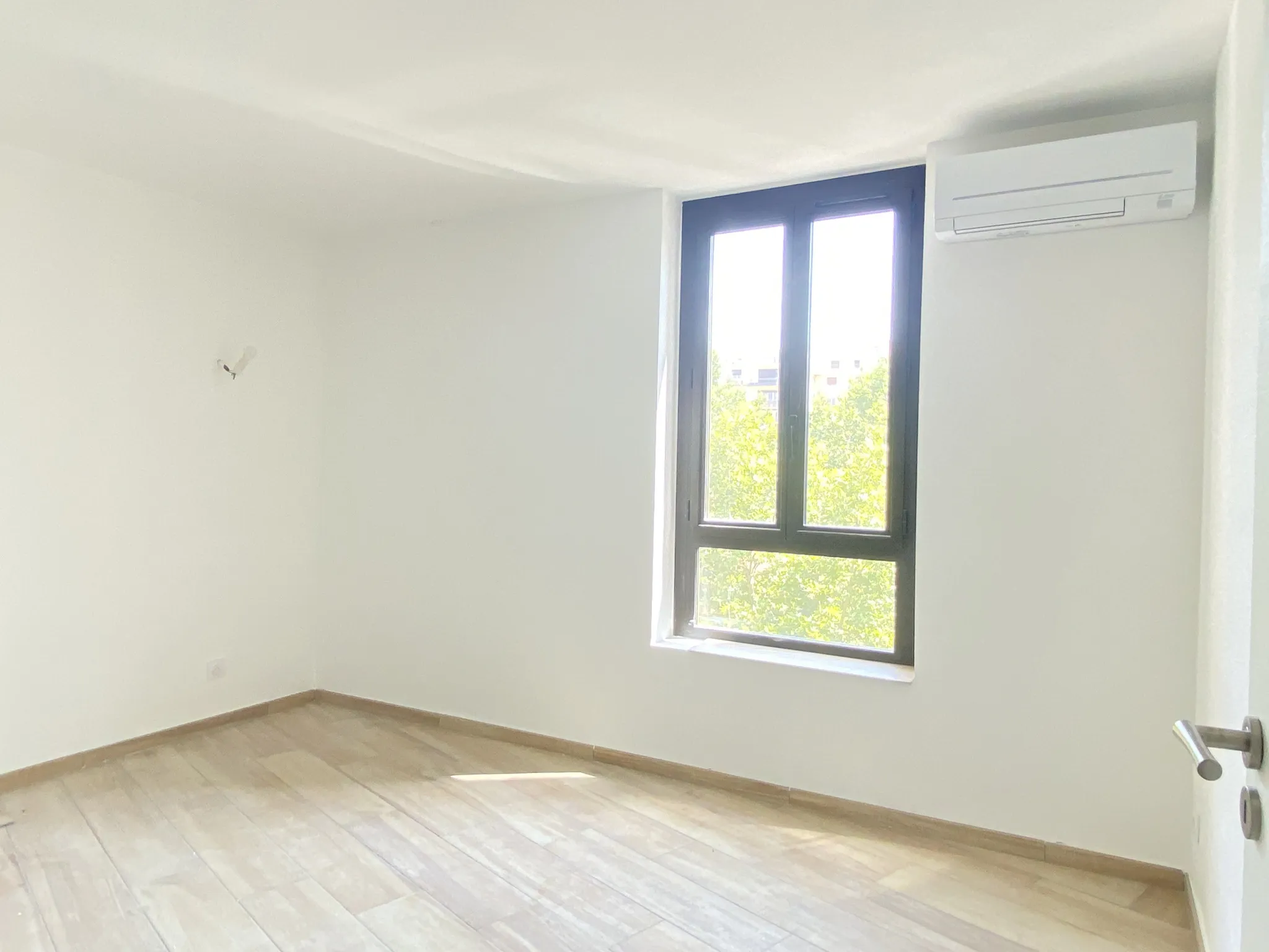 Appartement Rénové avec Vue sur les Quais, Perpignan 