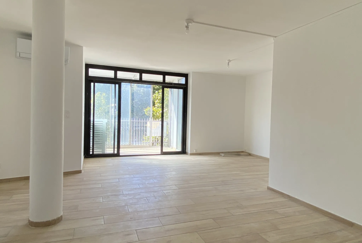 Appartement Rénové avec Vue sur les Quais, Perpignan 