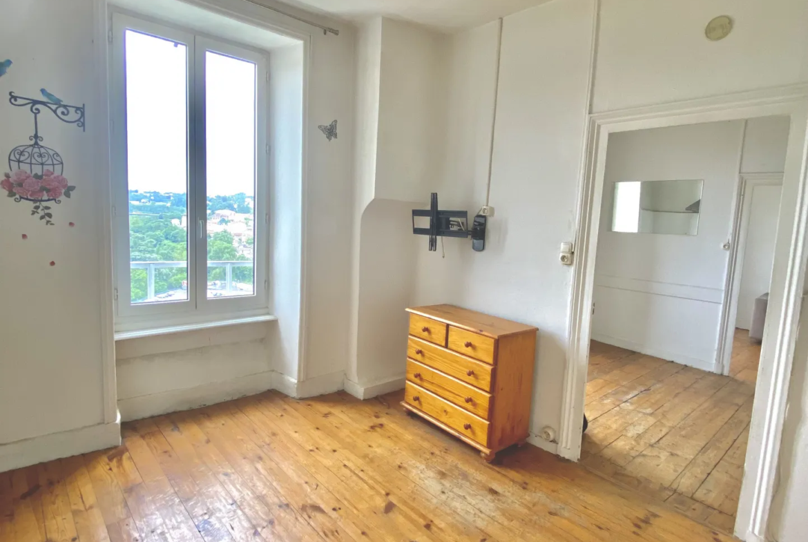 Appartement lumineux avec vue à Annonay 