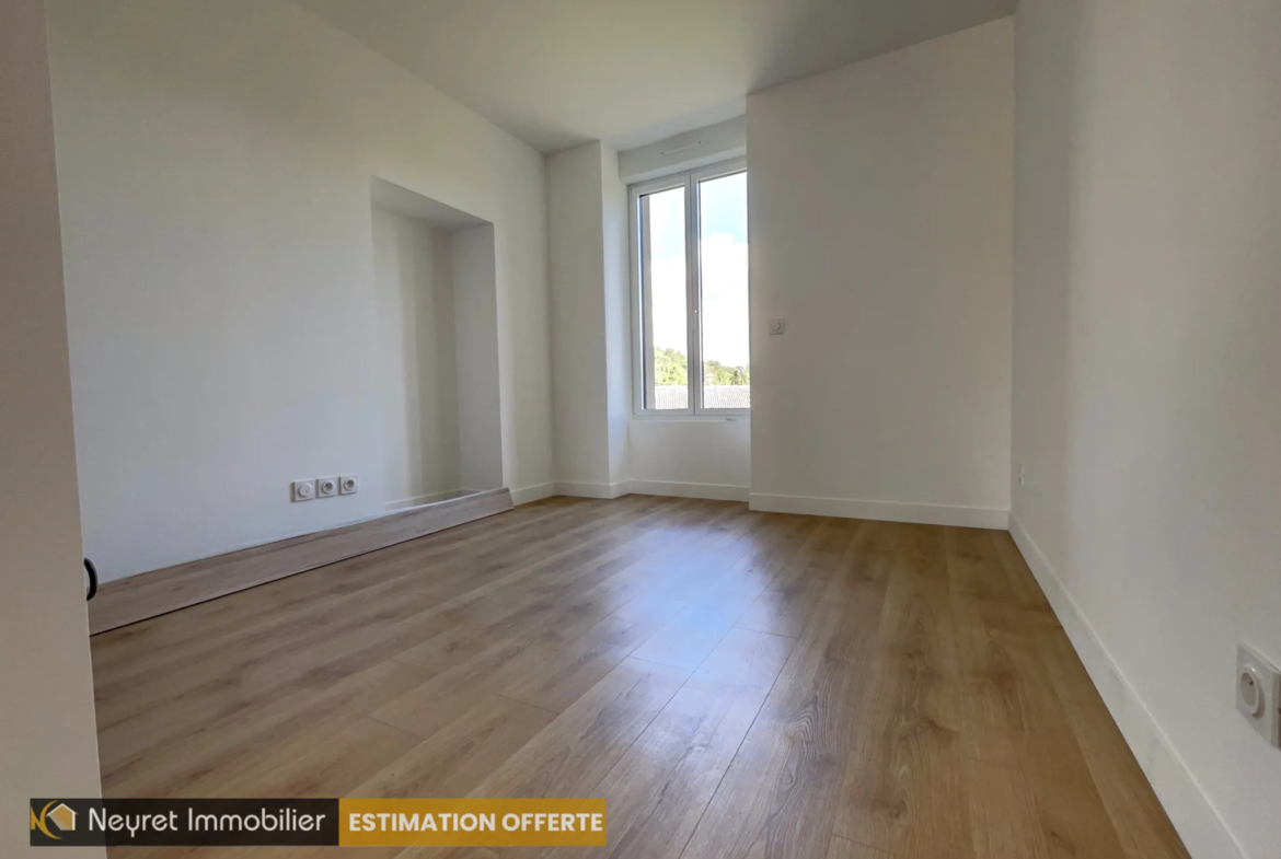 Appartement T4 avec terrasse et parking à Serezin-du-Rhone 