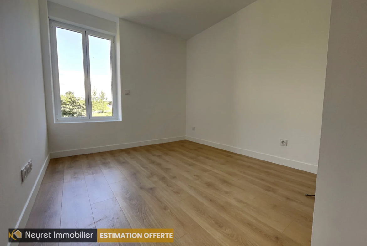 Appartement T4 avec terrasse et parking à Serezin-du-Rhone 