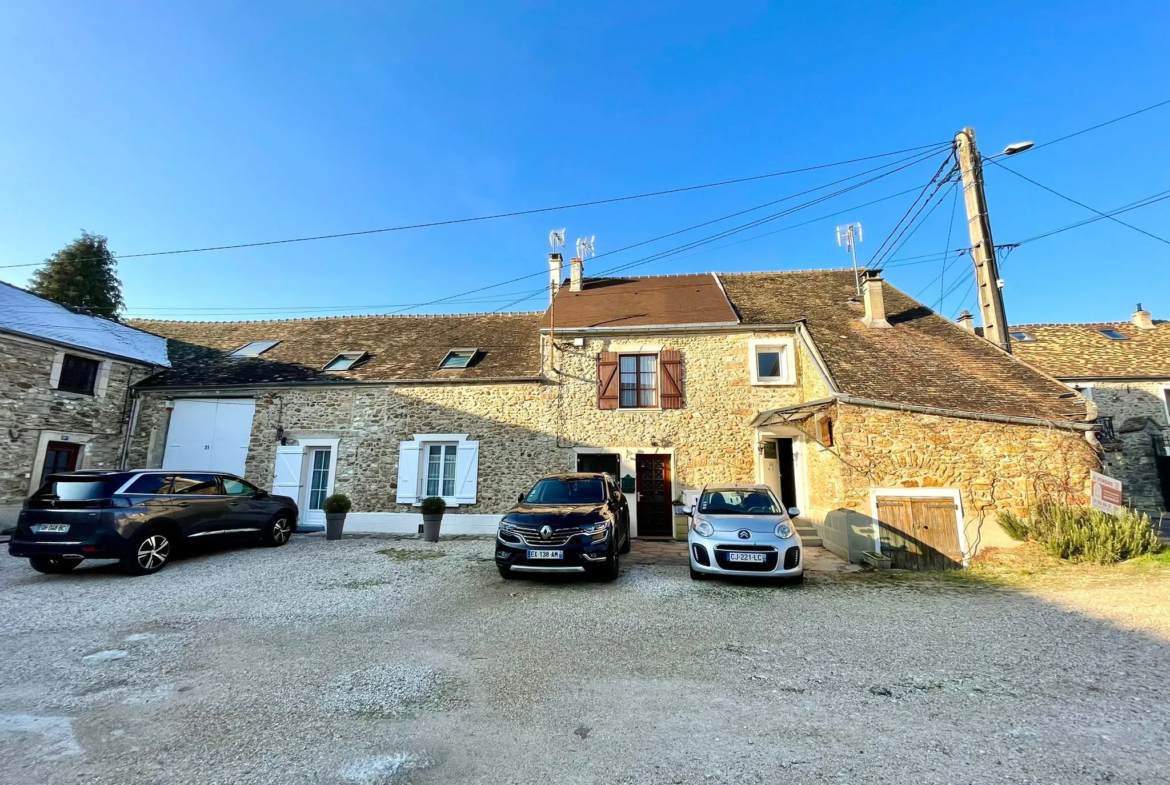 Maison de Ville en Pierre 85m2 à Perthes avec Parking et Cave Voutée 