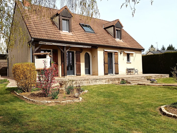 Pavillon lumineux avec 5 chambres à Auxy