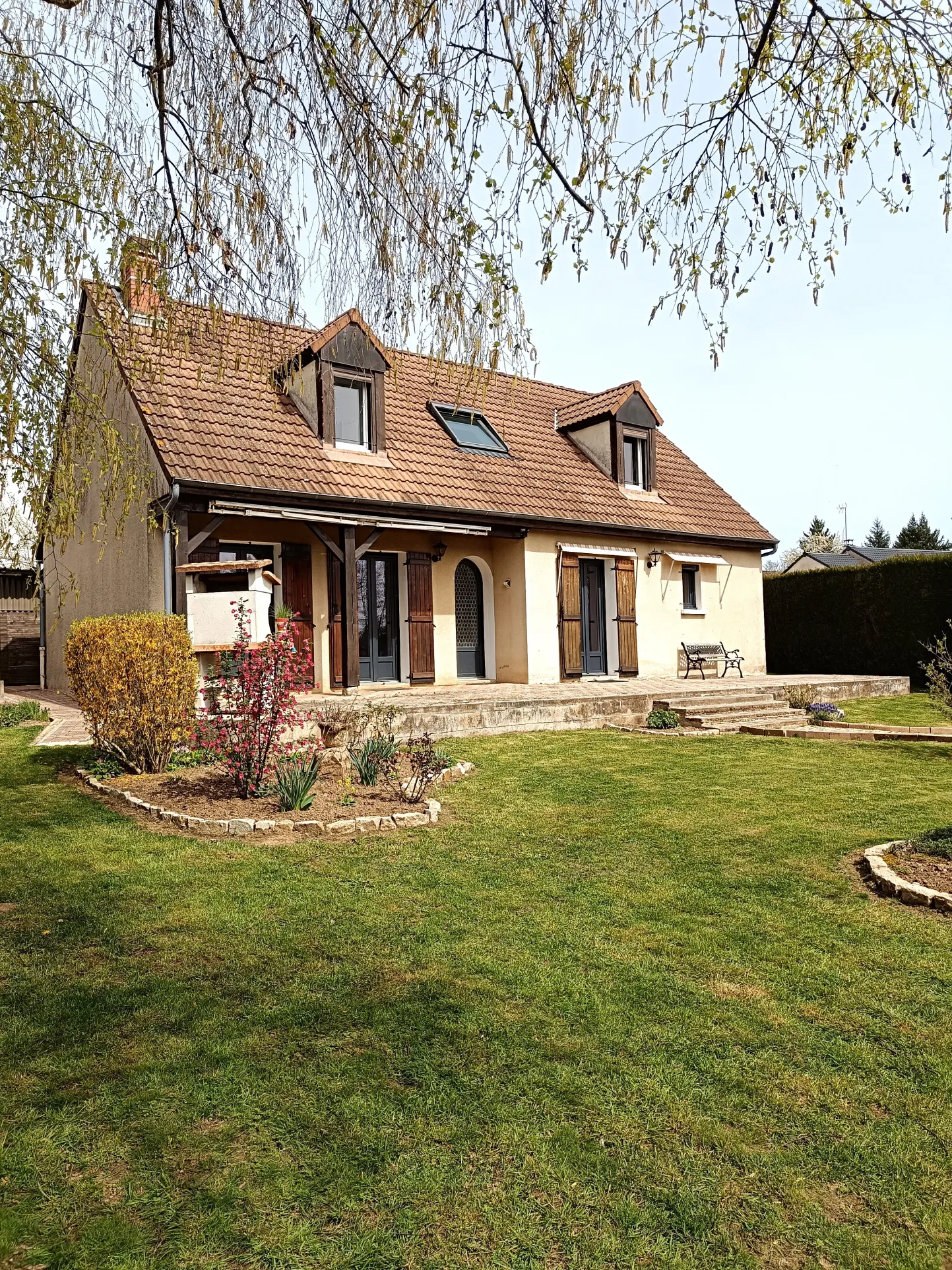 Pavillon lumineux avec 5 chambres à Auxy 