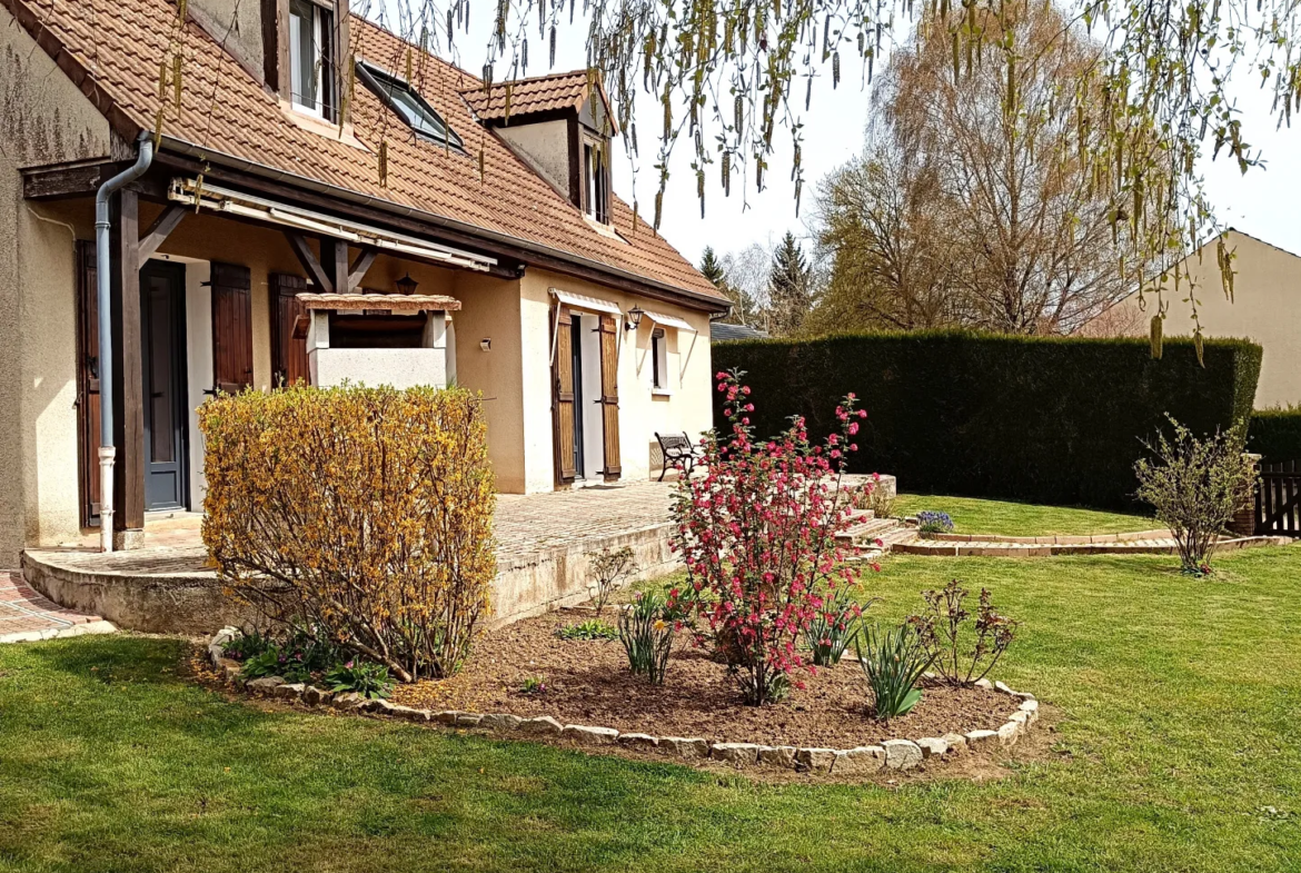 Pavillon lumineux avec 5 chambres à Auxy 