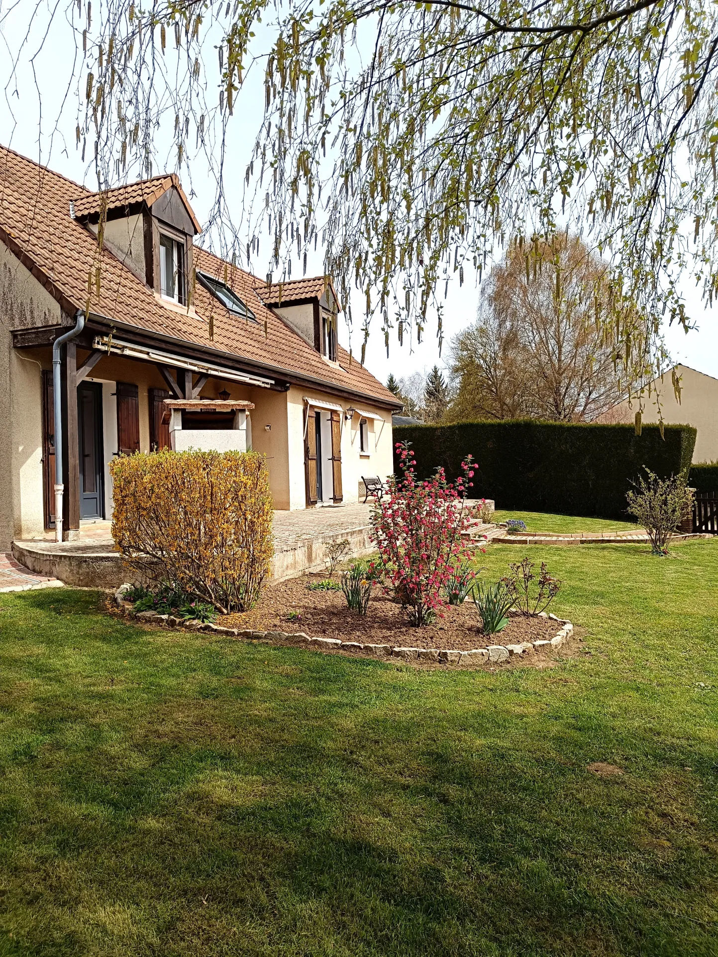 Pavillon lumineux avec 5 chambres à Auxy 