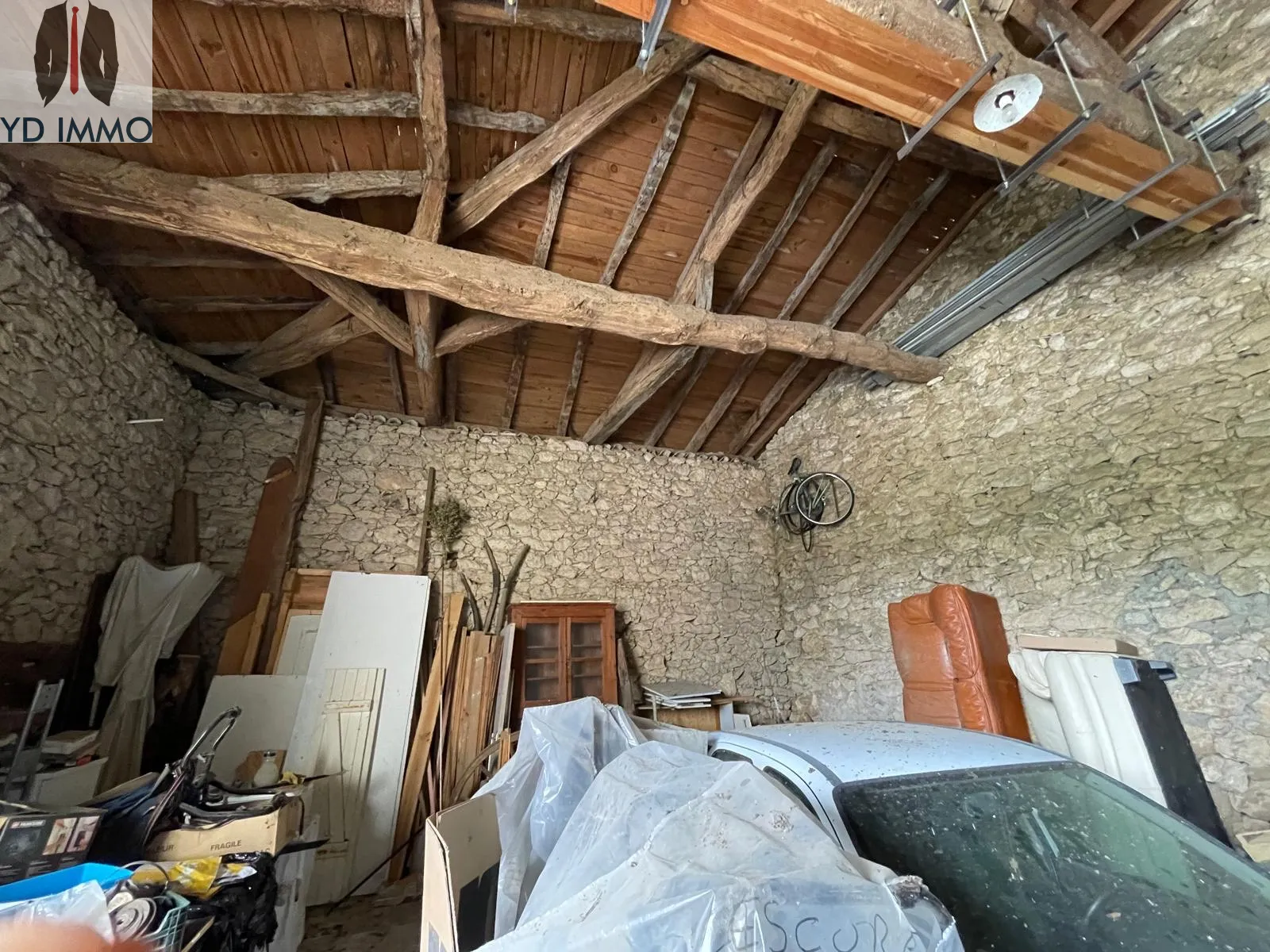 Maison en pierre à rénover proche de Langon avec 3 chambres 