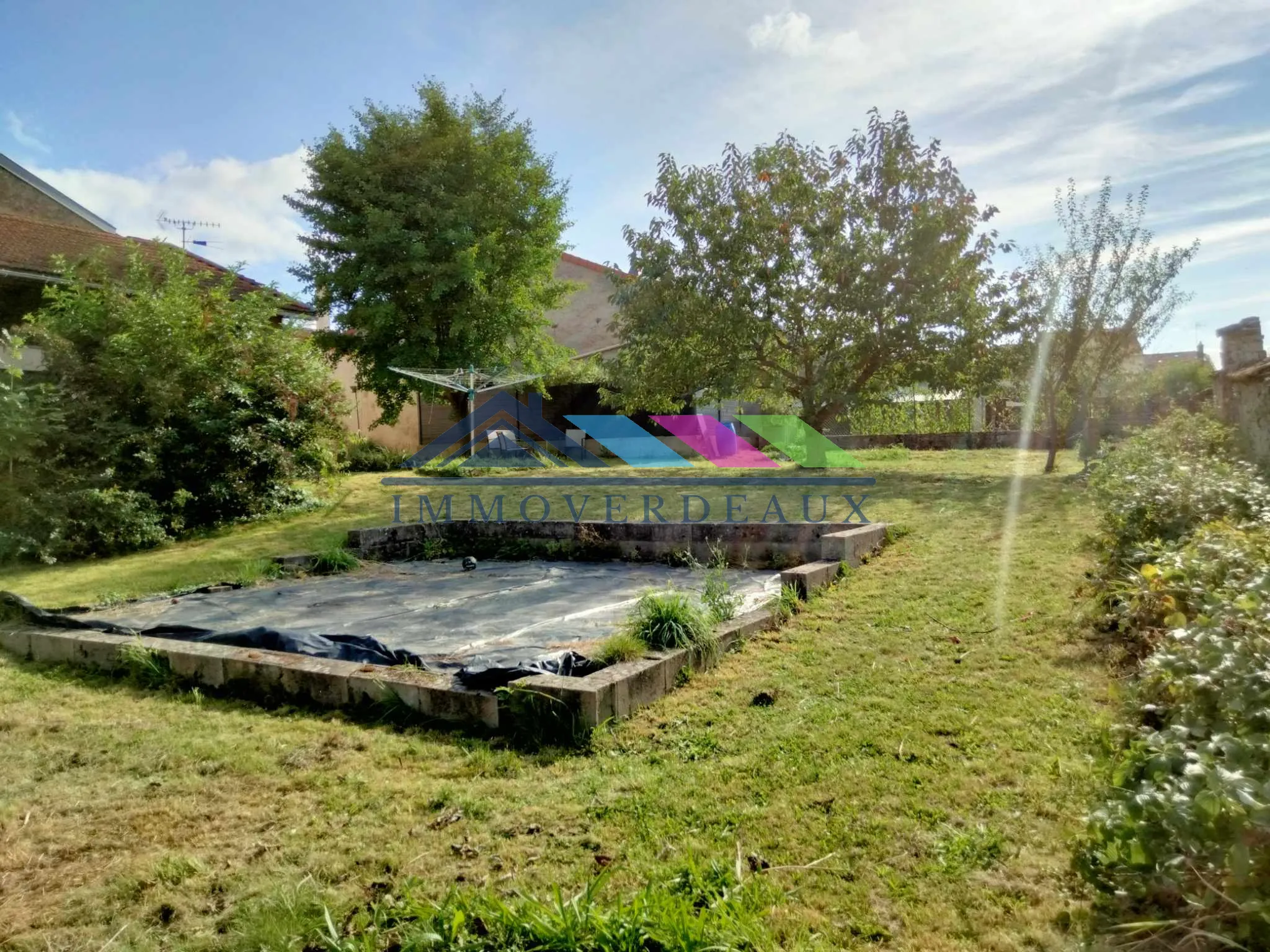 Maison rénovée 4 chambres, terrasse et jardin à Drouville 