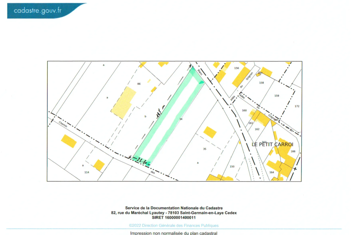 Terrain constructible de 2600 m2 à La Celle St Avant 