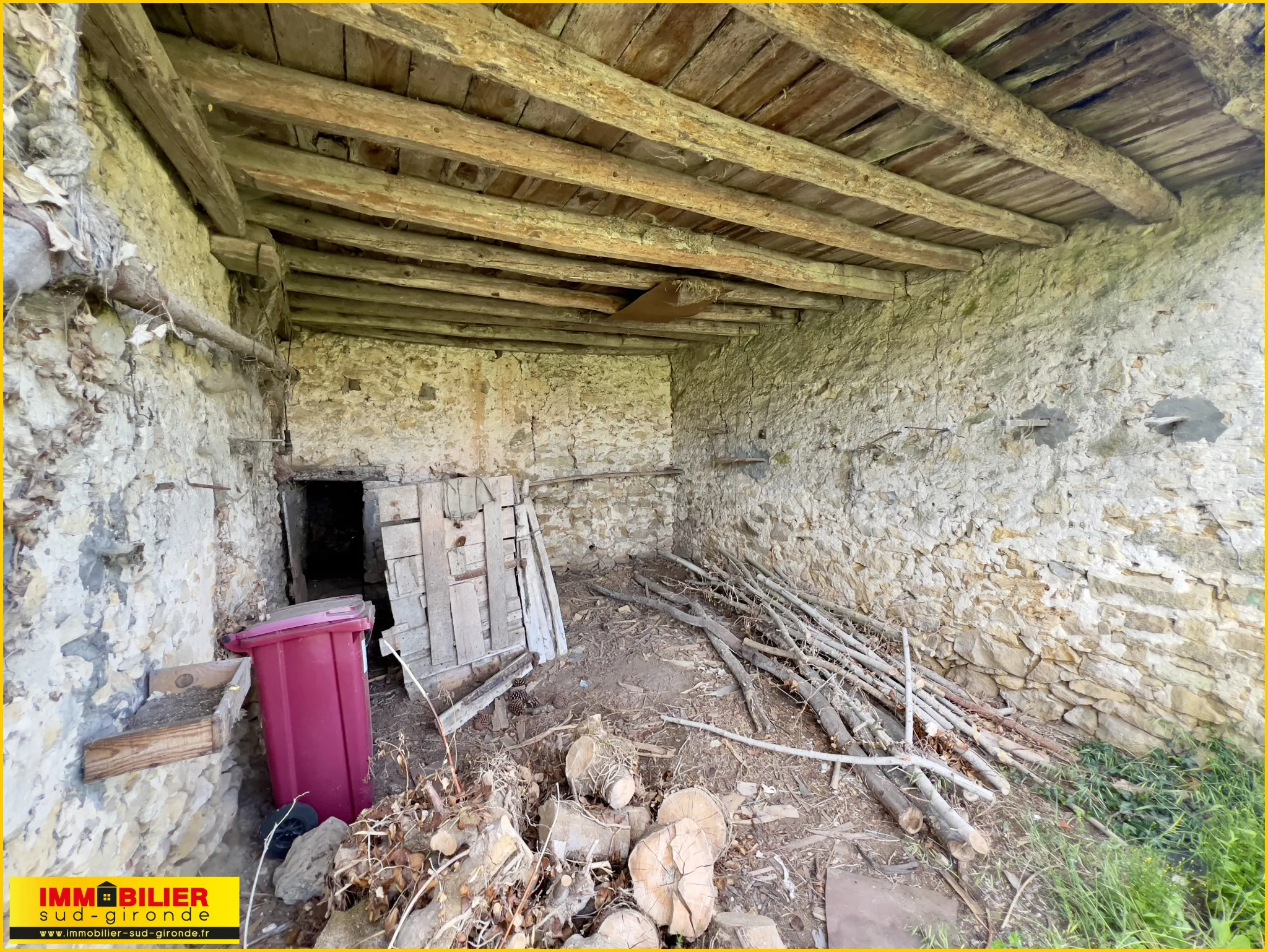 Bâtisse en pierre à transformer en habitation - LANDIRAS 