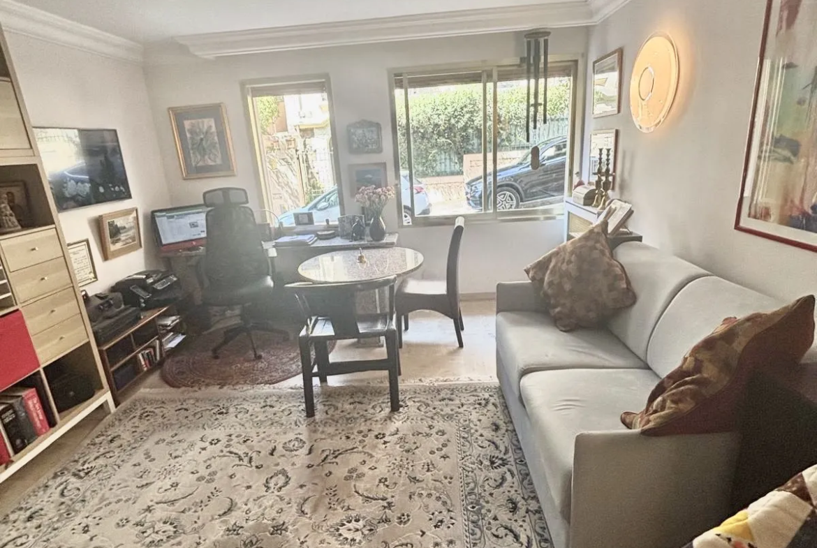 Charming 2-Room Apartment in Cannes Central Location 