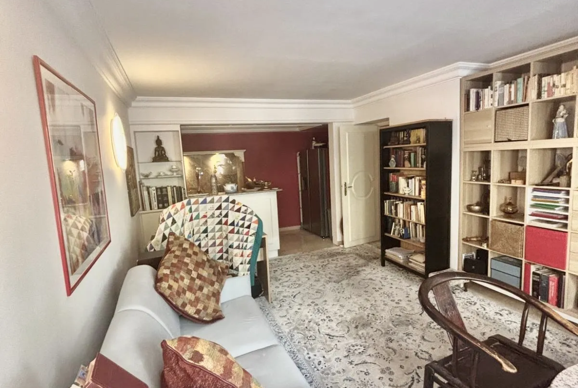 Charming 2-Room Apartment in Cannes Central Location 