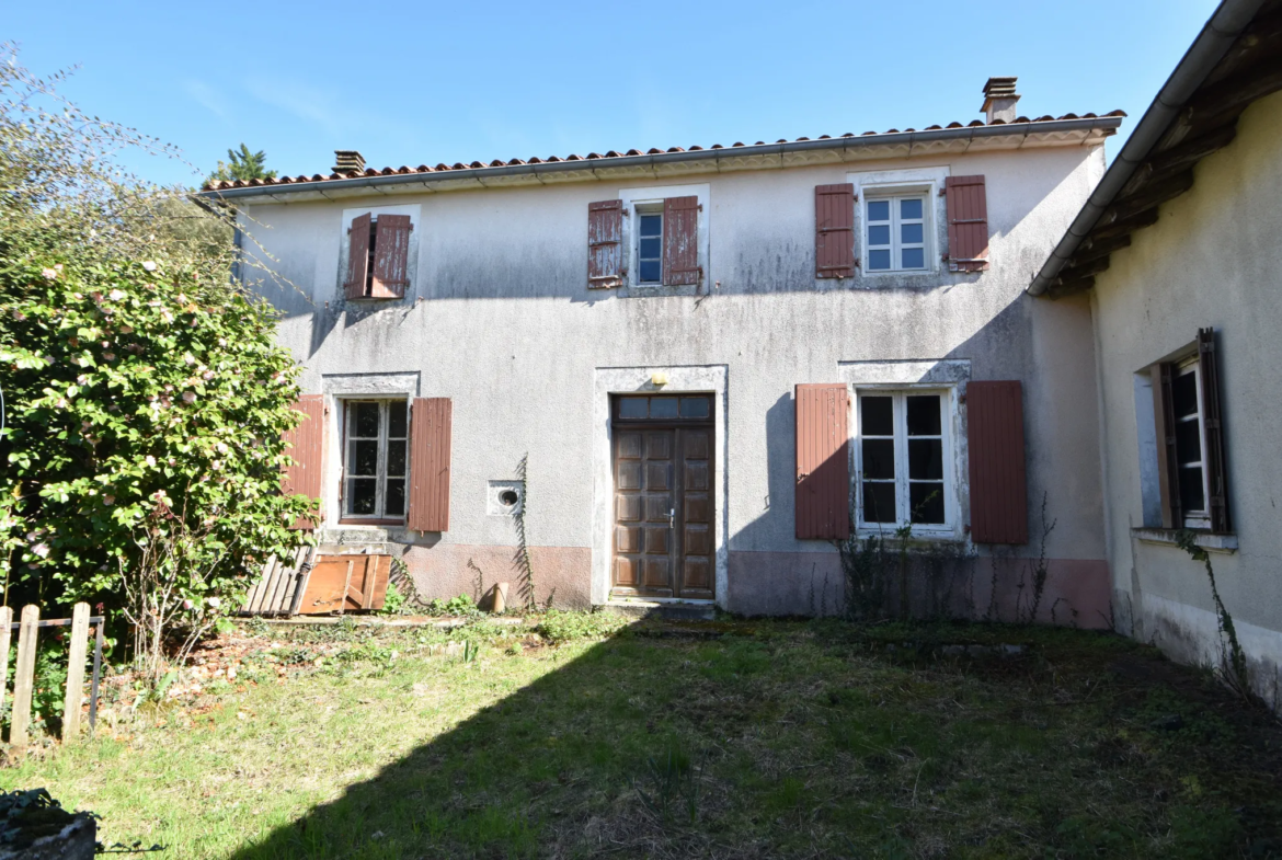 Opportunité de Rénovation de 2 maisons à Montemboeuf 