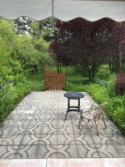 Grand Studio en Rez-de-jardin avec Jardinet à Valderoure 