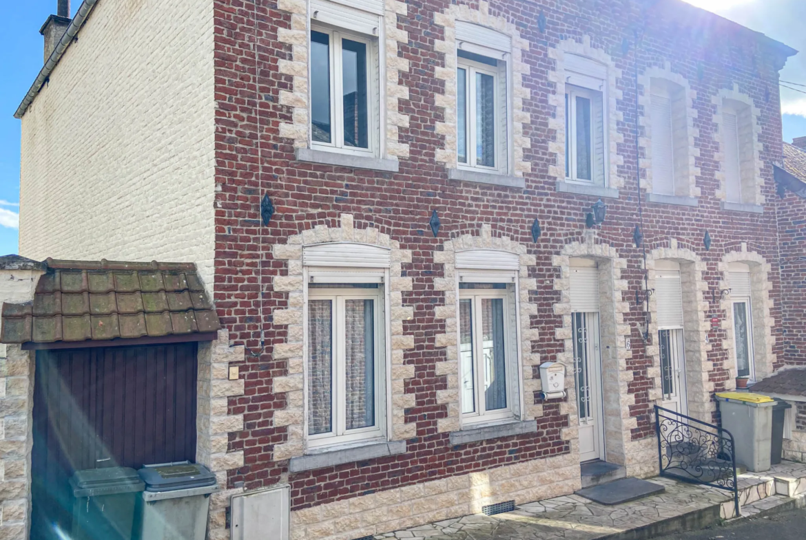 Maison semi-individuelle en brique avec 3 chambres à Boussois 