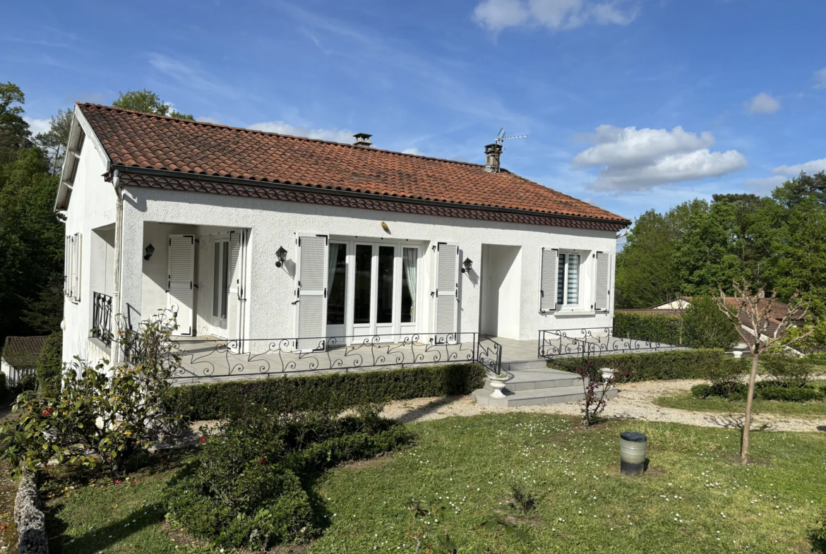 Jolie Maison des Années 70 à Chancelade 