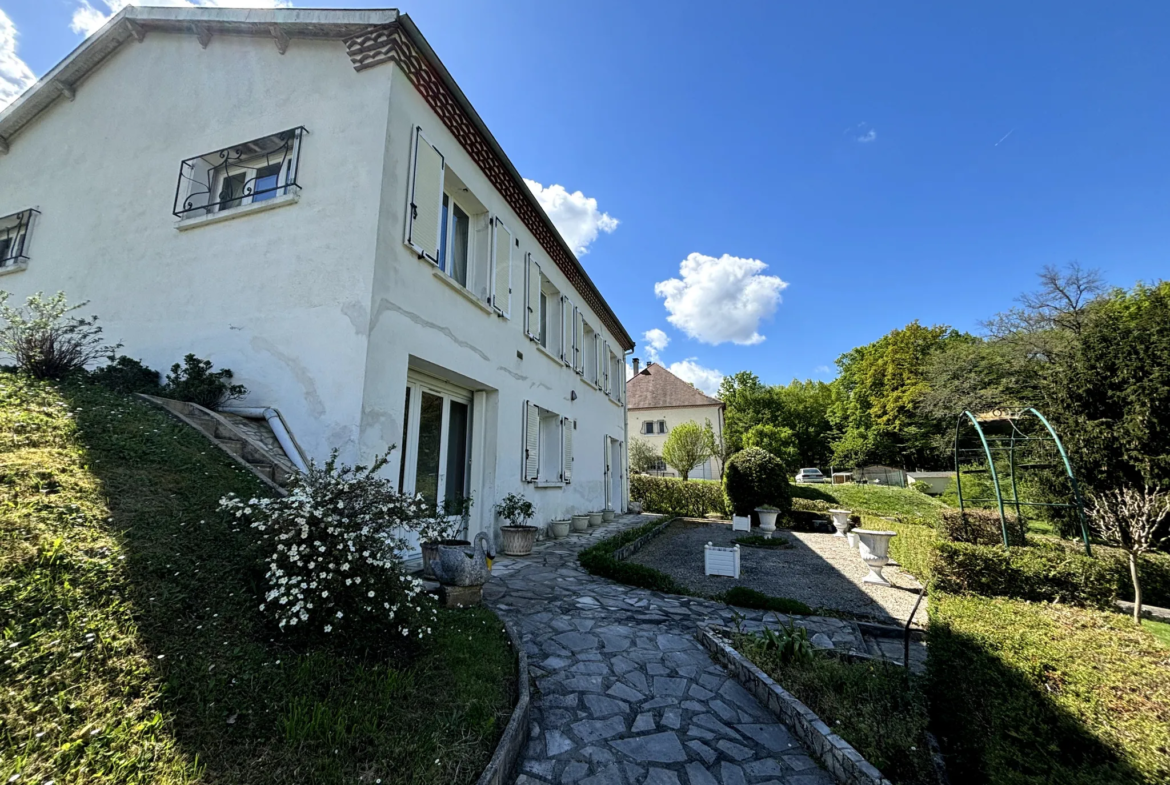 Jolie Maison des Années 70 à Chancelade 