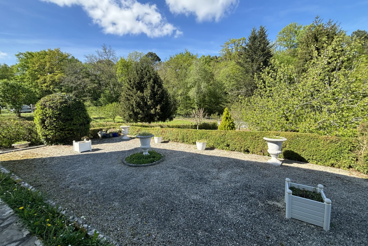 Jolie Maison des Années 70 à Chancelade 