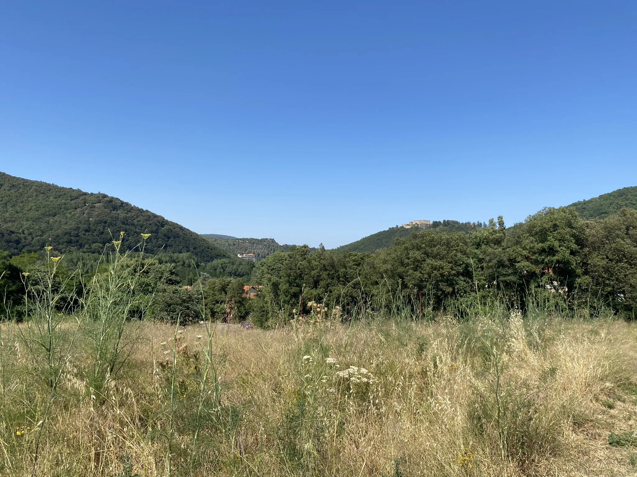 Terrain à bâtir à Arles-Sur-Tech avec vue sur les montagnes 