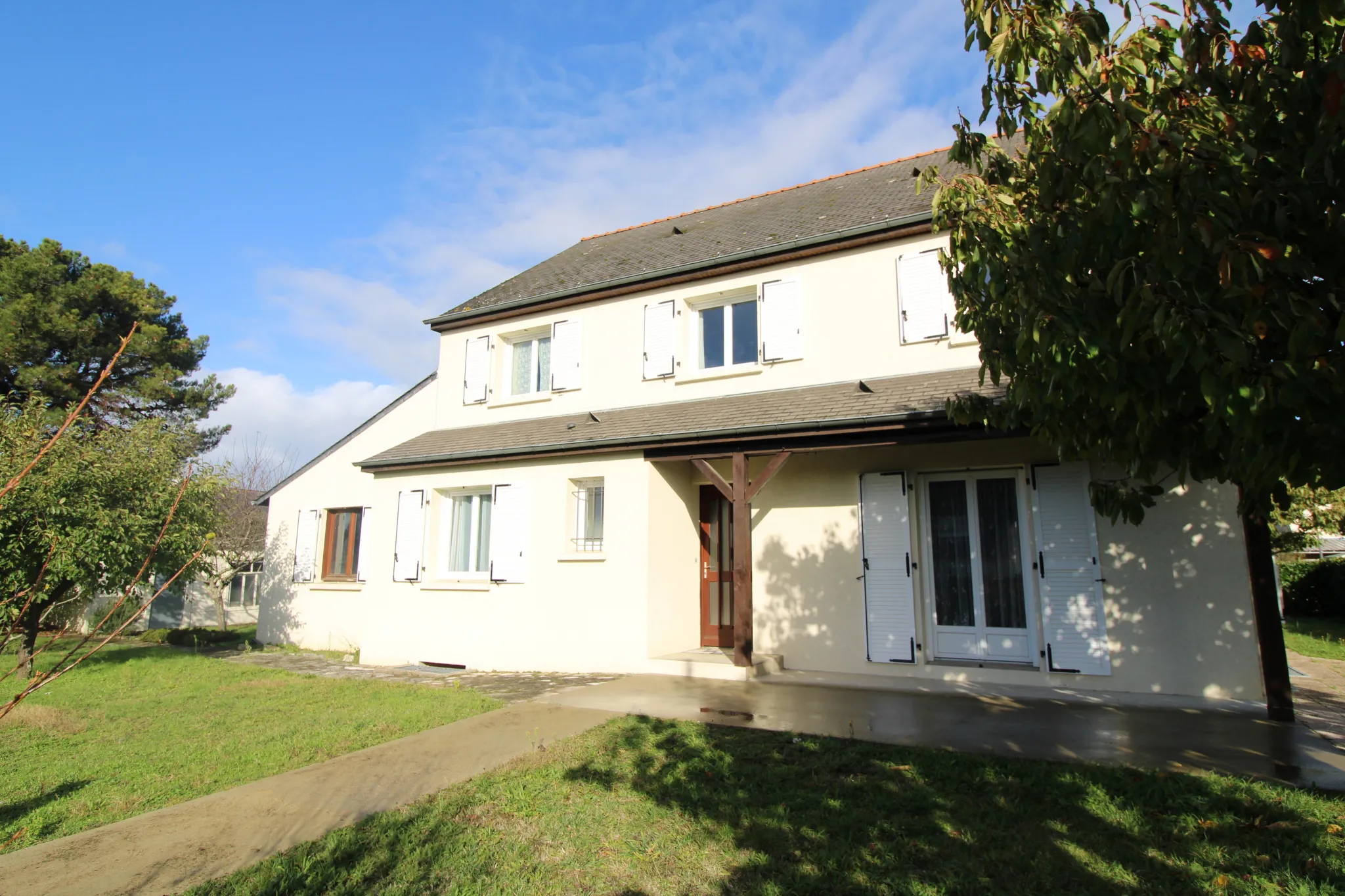 Maison Saint Barthelemy d'Anjou avec 6 chambres 