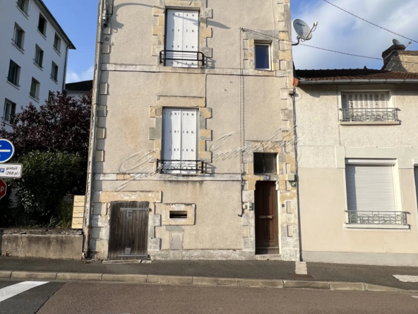 Investment Opportunity in Nevers - Charming 3-Studio Building