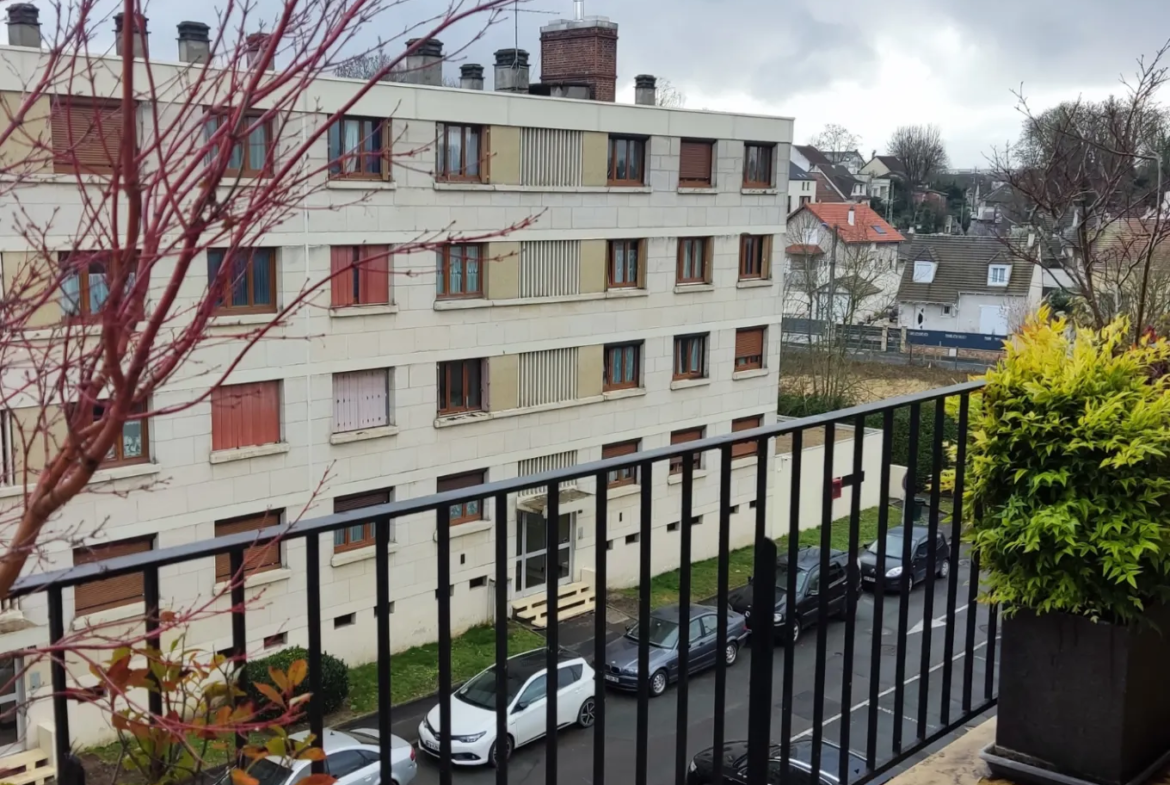 Appartement 4 pièces 74m2 à Le Thillay 