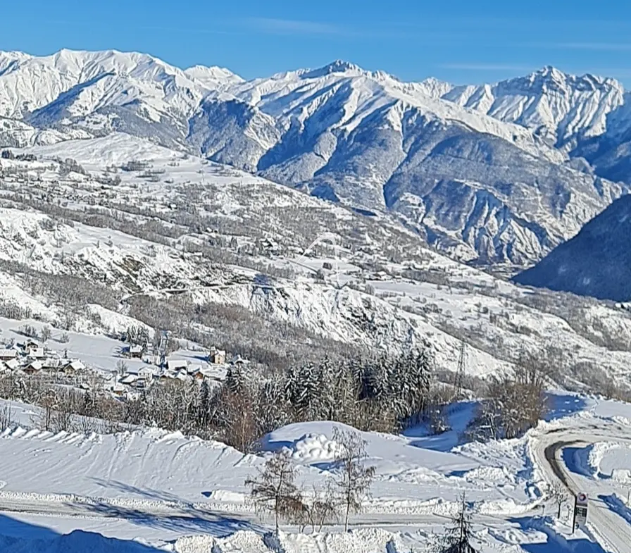 Bright Studio with Mountain Views in Le Corbier 