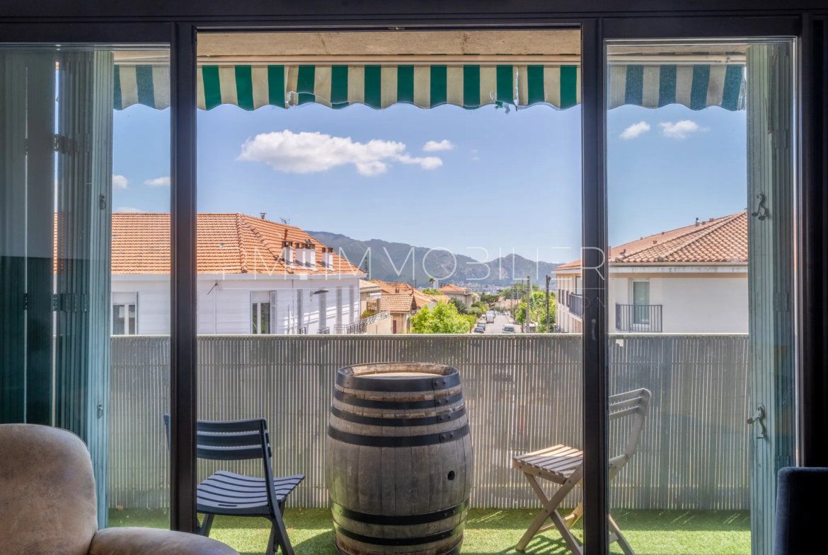 Appartement Lumineux 2 Chambres avec Terrasse à Beaumont, Marseille 