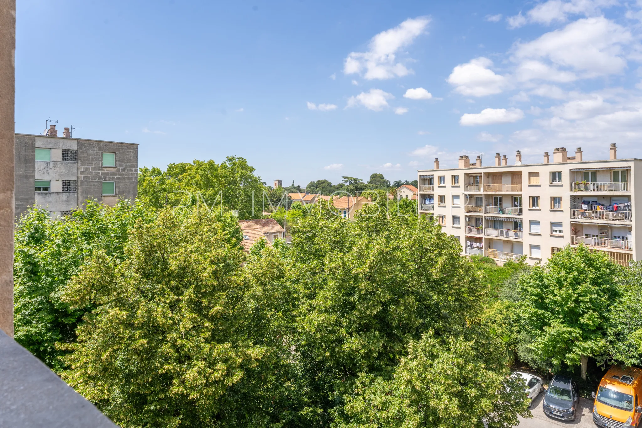 Appartement Lumineux 2 Chambres avec Terrasse à Beaumont, Marseille 