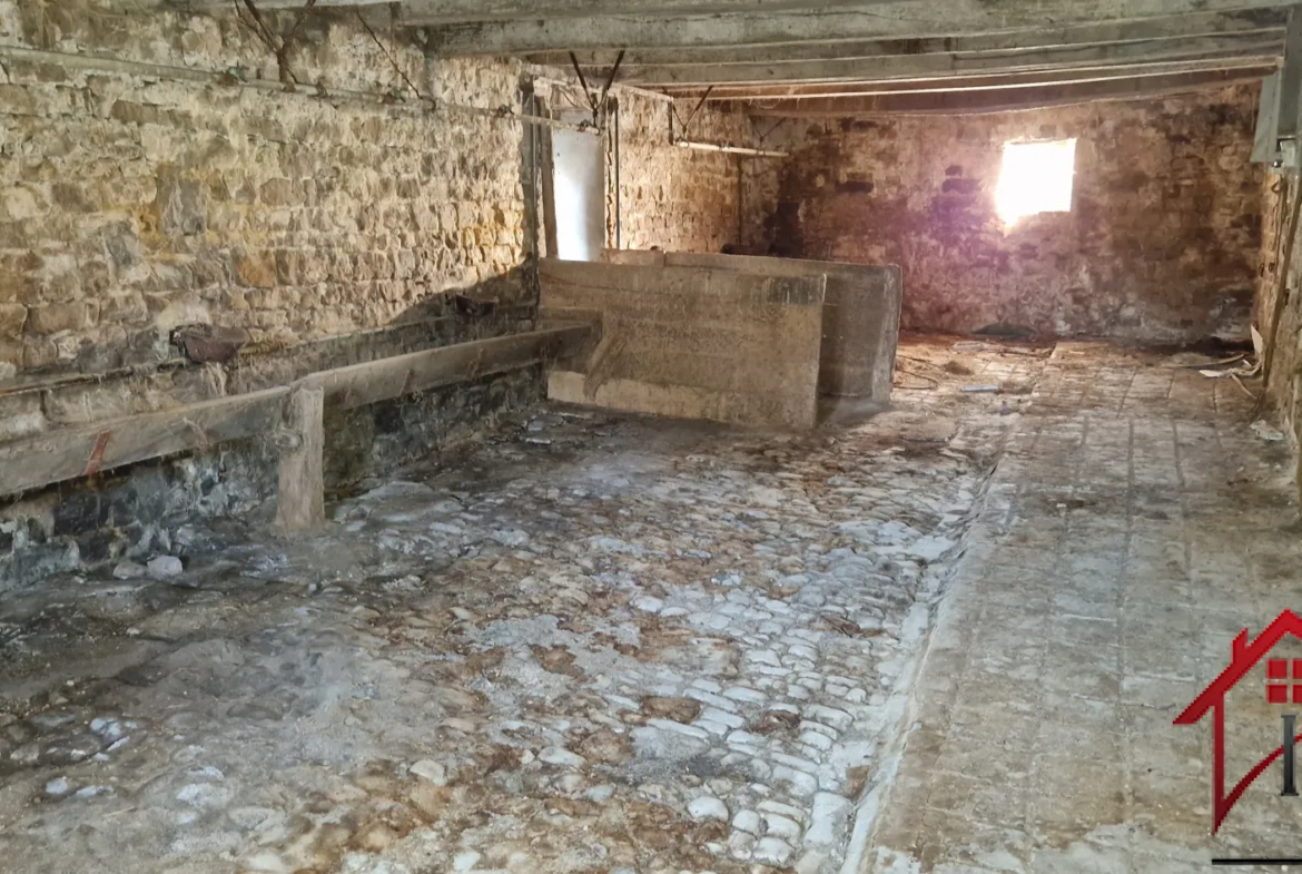 Ancienne ferme à rénover à Ouge - 70 m2 - 15 000 euros 