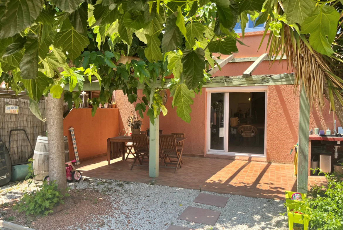 Charmante Maison avec Jardin et Garage à Villeneuve-De-La-Raho 