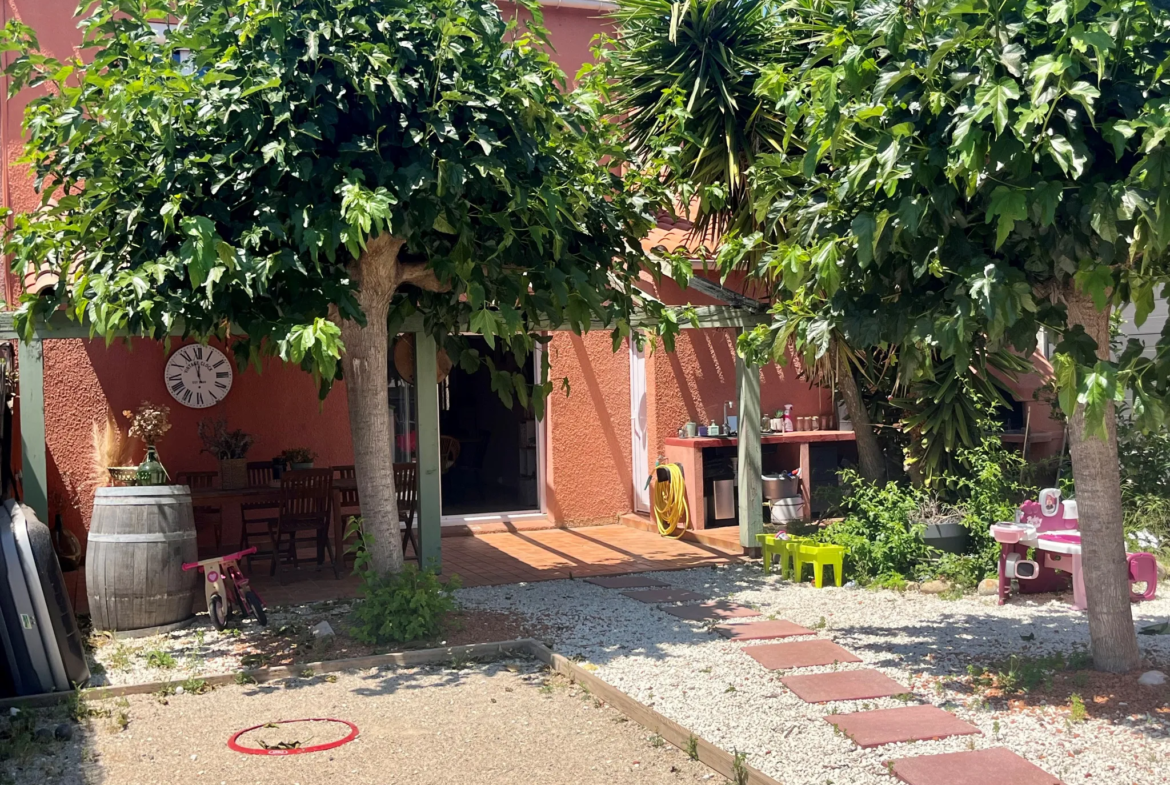 Charmante Maison avec Jardin et Garage à Villeneuve-De-La-Raho 