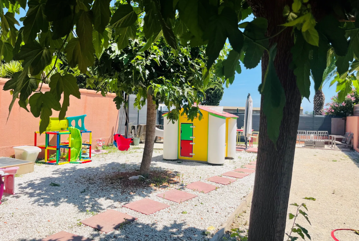 Charmante Maison avec Jardin et Garage à Villeneuve-De-La-Raho 