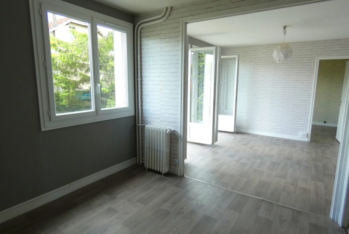 Appartement T3 avec Ascenseur et Jolie Vue Dégagée à Saint Joseph, Aurillac 