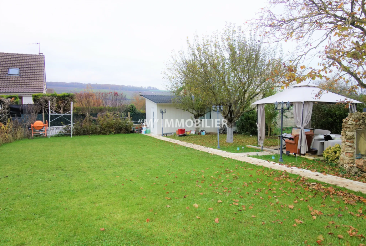 Pavillon entièrement rénové avec jardin et vue dégagée 