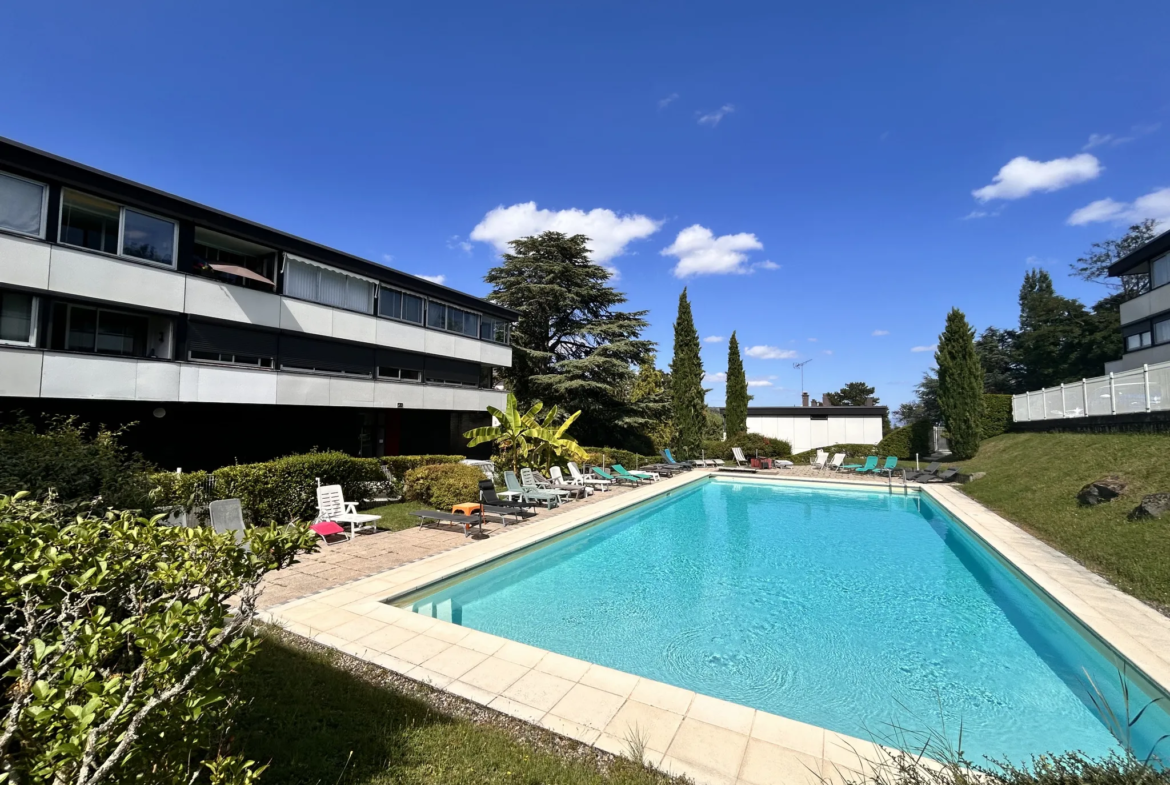 Appartement T4 de 77.88 m2 avec Piscine à Chamalieres 